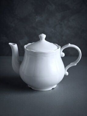 Vintage Heirloom Collection Coastline Imports White Porcelain Teapot with Lid 9"